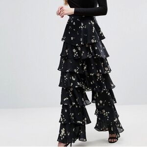 NWT Glamorous Tall Ruffle Printed Wide Leg Floral Trousers
by ASOS